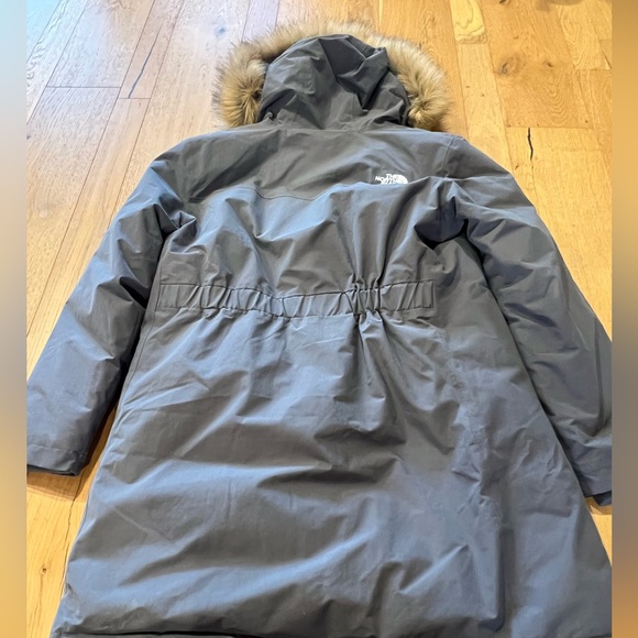 Authentic Northface women’s artic parka with down fill like brand new XL - Picture 8 of 10